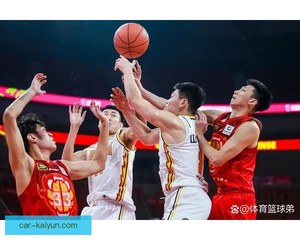 中超联赛激战正酣：四支球队争夺冠军宝座，表现亮眼引人瞩目