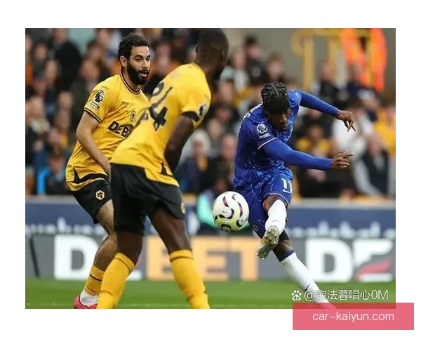 英超南安普顿对阵曼城的比赛中，双方表现值得关注。